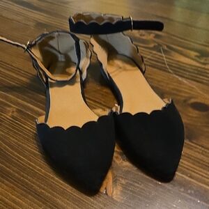 Charlotte Russe Black Scalloped Flats